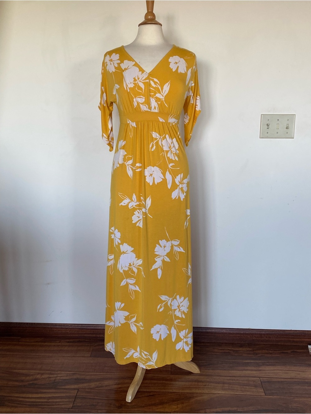 Isabel Maternity Yellow Floral V-Neck Maxi Dress XS